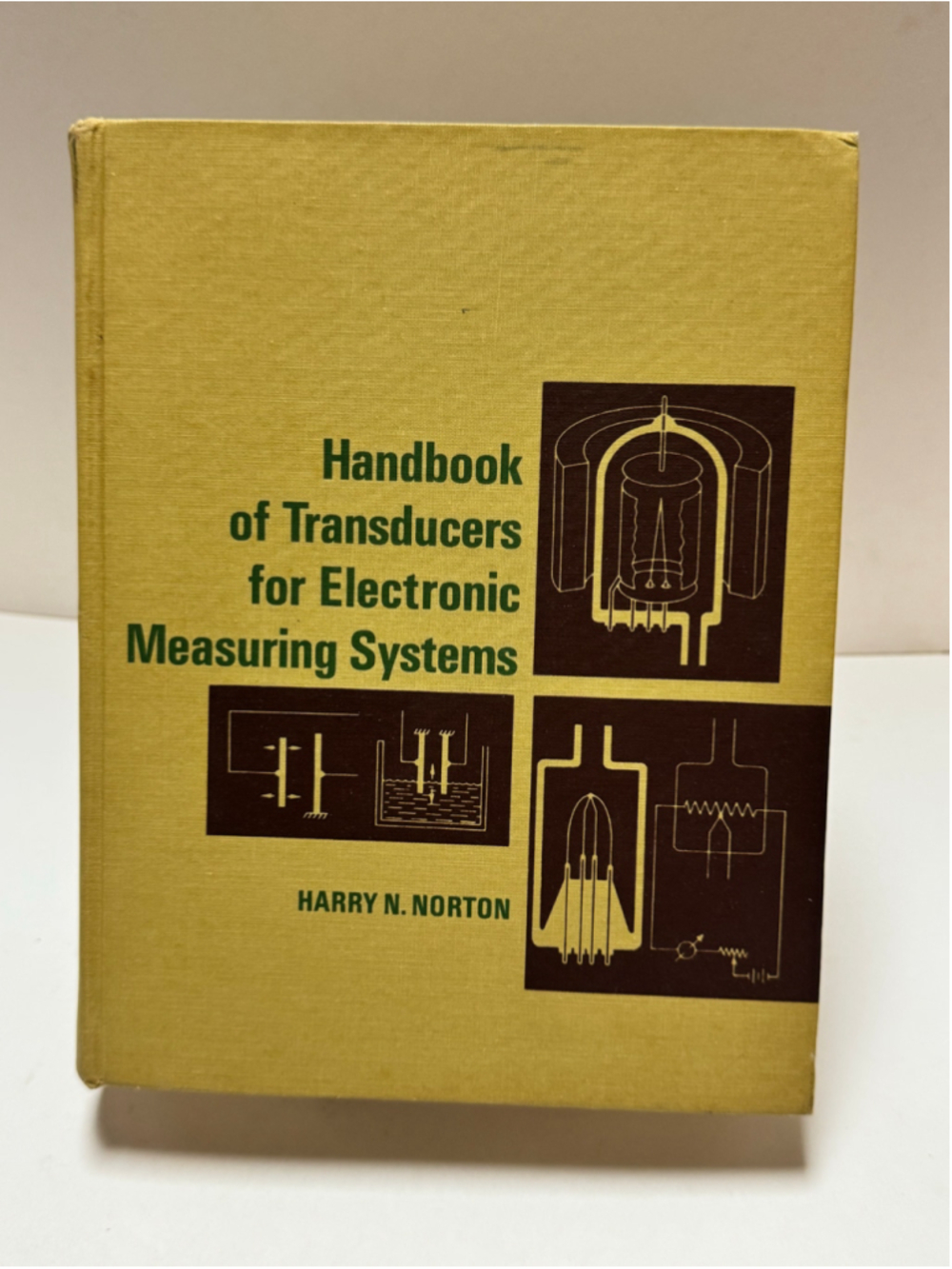 Handbook of transducers for electronic measuring systems Prentice-Hall 1969 HC